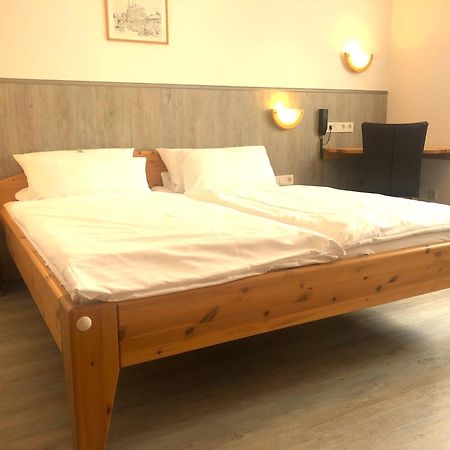 Hotel Orthwein -Kostenfreie Parkplaetze- Cölbe Kültér fotó