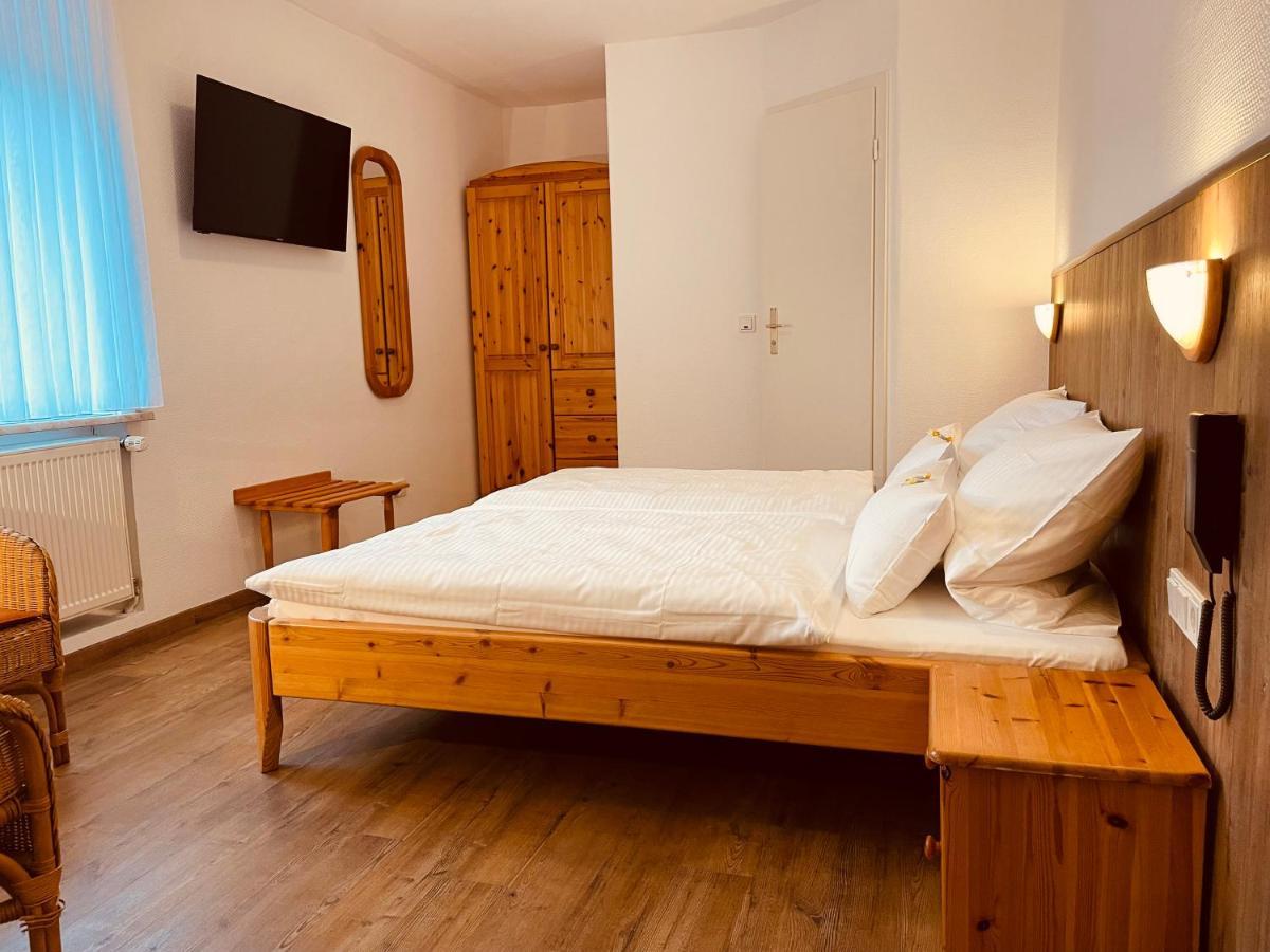 Hotel Orthwein -Kostenfreie Parkplaetze- Cölbe Kültér fotó
