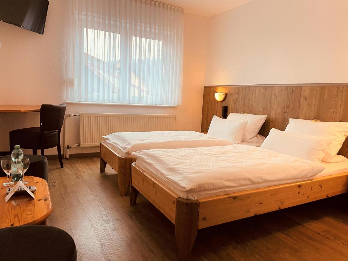 Hotel Orthwein -Kostenfreie Parkplaetze- Cölbe Kültér fotó