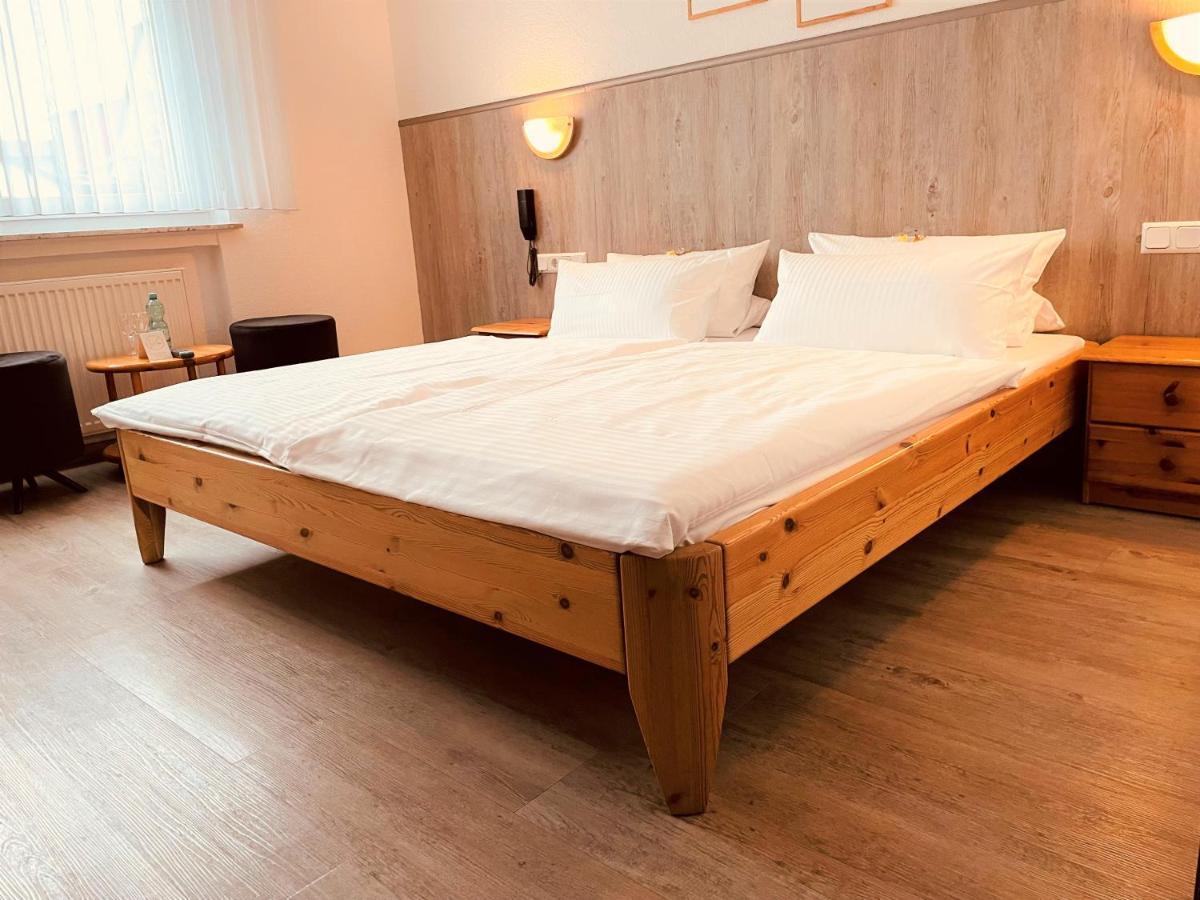 Hotel Orthwein -Kostenfreie Parkplaetze- Cölbe Kültér fotó