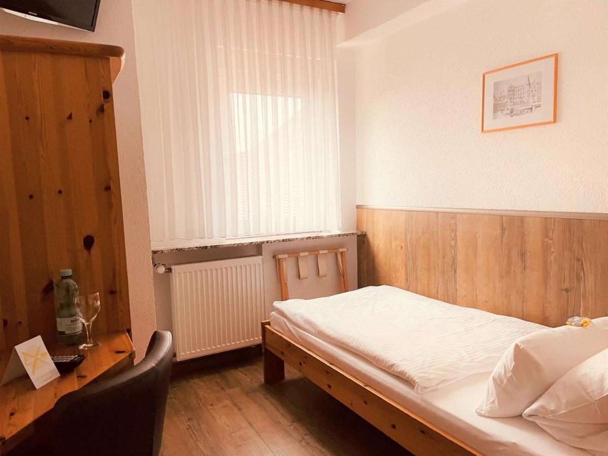 Hotel Orthwein -Kostenfreie Parkplaetze- Cölbe Kültér fotó